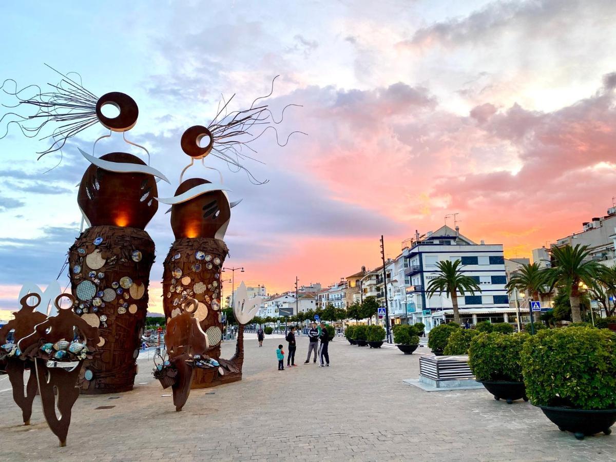 Casa Comoda Delante De La Playa Con Vista Al Mar كامبريلس المظهر الخارجي الصورة